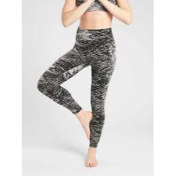 Athleta Pants - ATHLETA Black/White Glades Elation 7/8 Length Leggings sz S